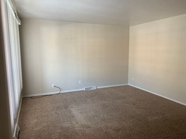 Building Photo - 2714 W Millbrook Ct