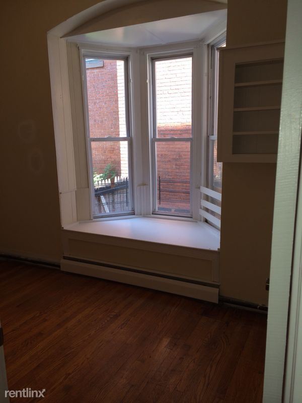 Foto del edificio - 5 br, 3 bath House - 111 Howe St