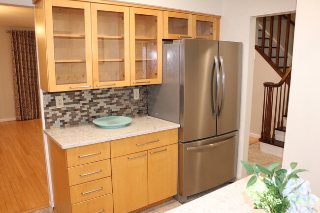Building Photo - 611 Cornwall Ct