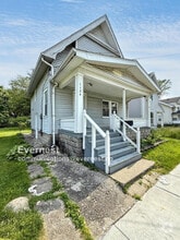 Building Photo - 1124 Vinal St