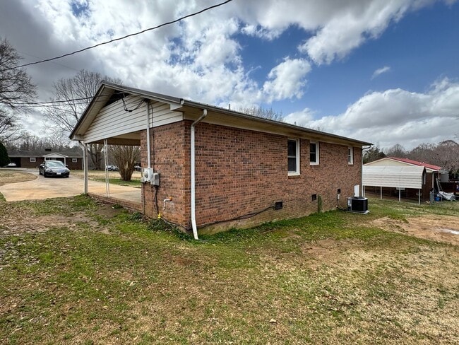 Building Photo - Single Family House in Cleveland County, N...