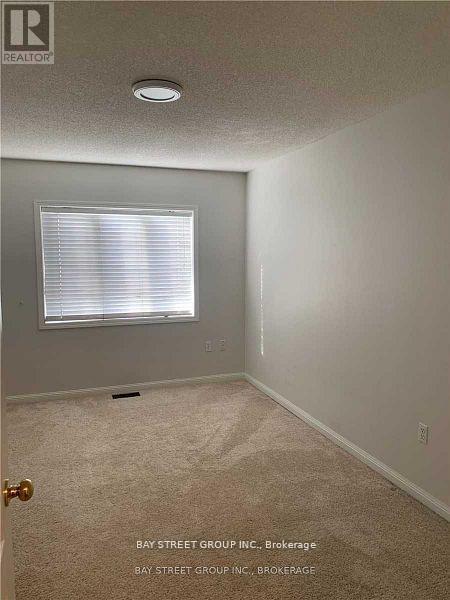 Building Photo - 615 Summer Park Crescent