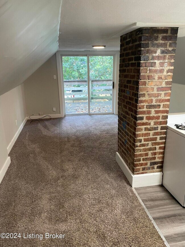 Foto del edificio - 2052 Midland Ave