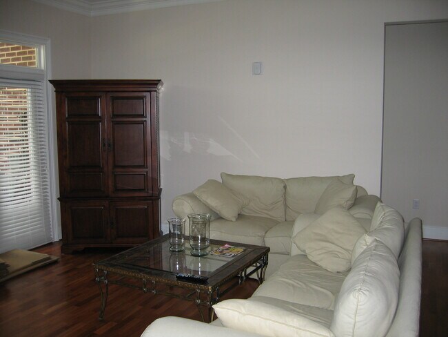 Living Room - 2966 Selwyn Ave