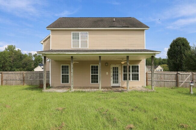Foto del edificio - 116 Spring Leaf Ln