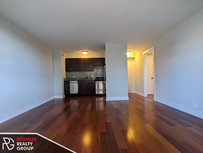 Foto del edificio - 429 W Wellington Ave