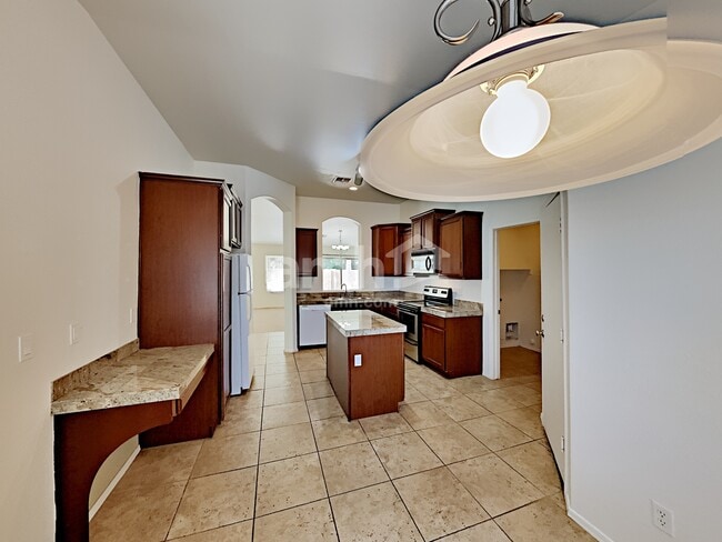 Building Photo - 429 E Orchid Lane