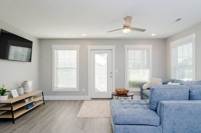 Foto del edificio - 1416 Bonito Ln