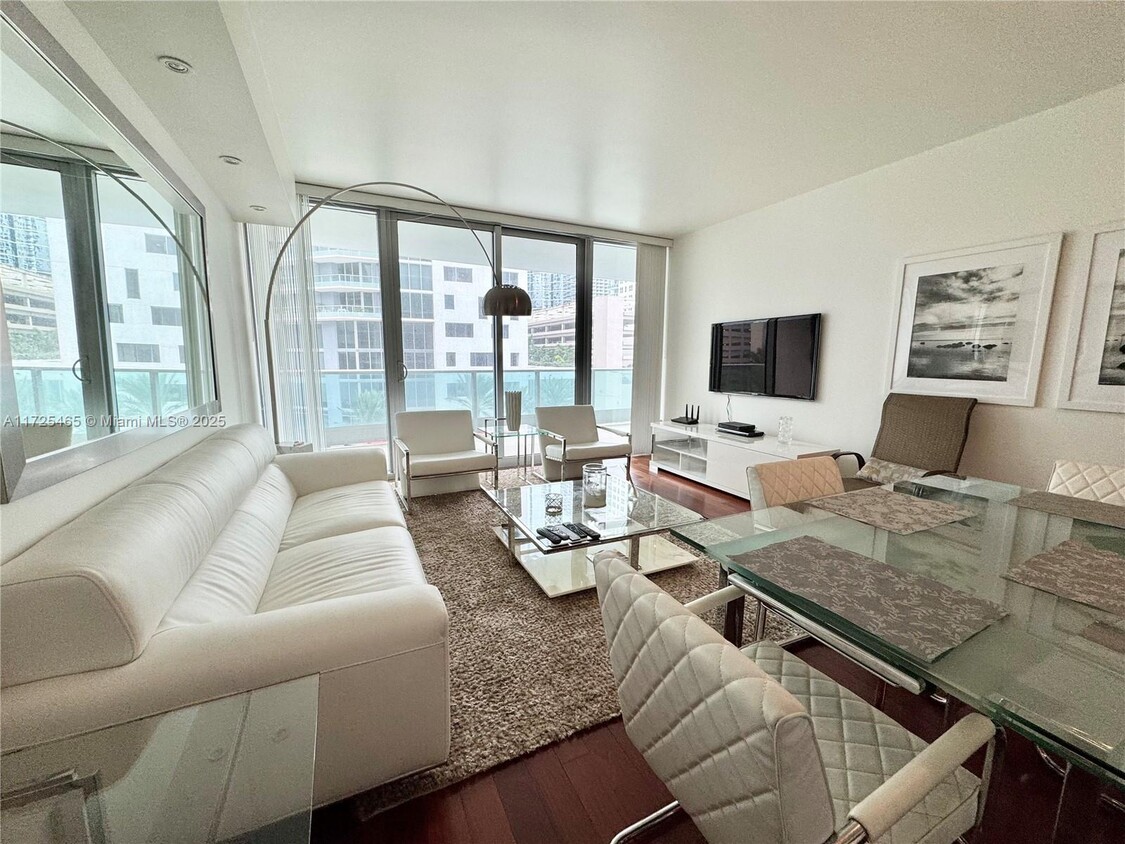 Foto principal - 1331 Brickell Bay Dr