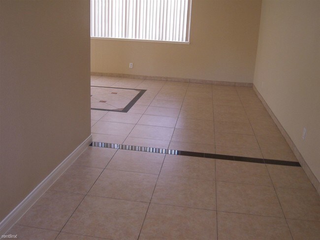 Building Photo - 140 Greenbriar Townhouse Way