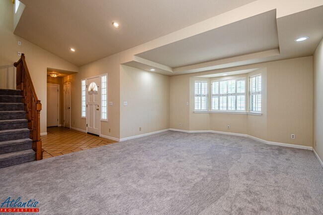 Foto del edificio - Beautiful Home | Desirable Location