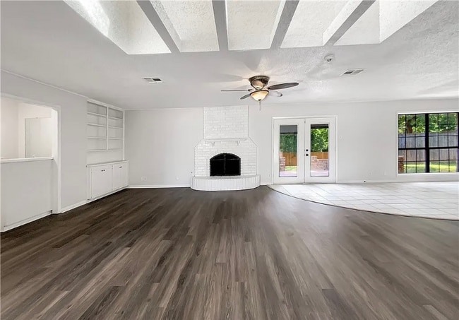 Building Photo - 3206 Magnolia Blvd