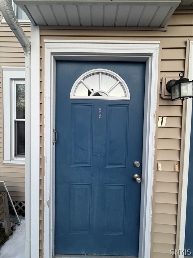 Building Photo - 1322 E Genesee St