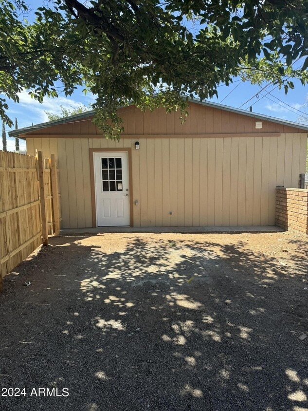 Primary Photo - 1244 F Ave