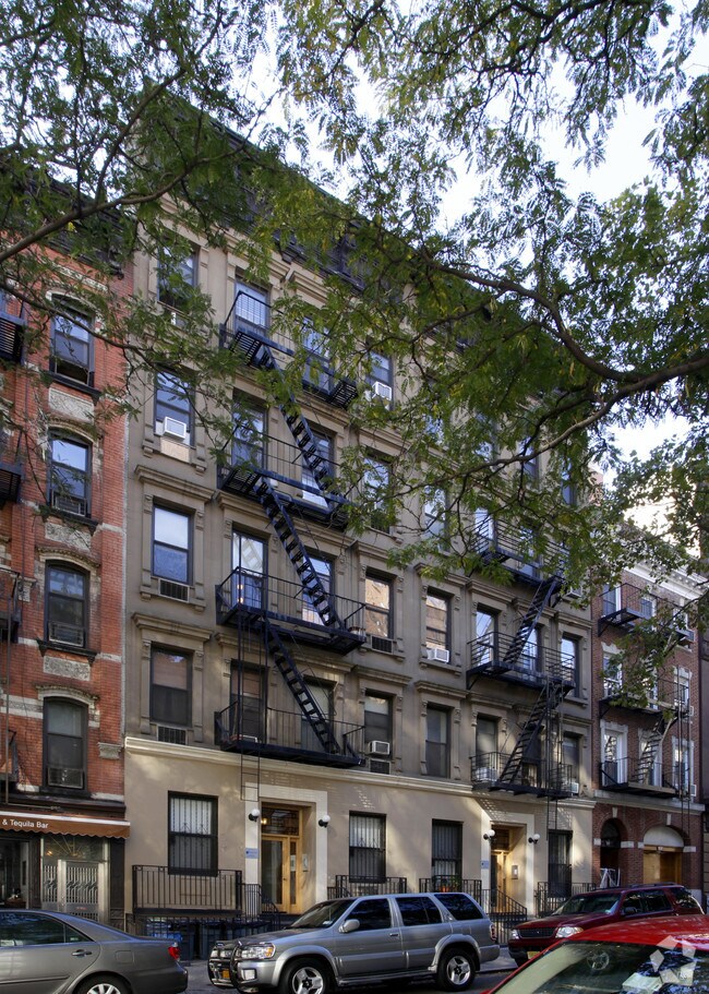 Primary Photo - 162-164 E 82nd St