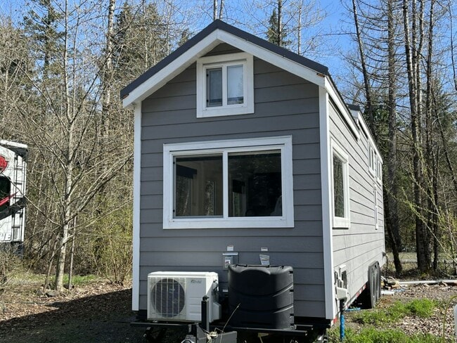 Building Photo - 65000 US-26