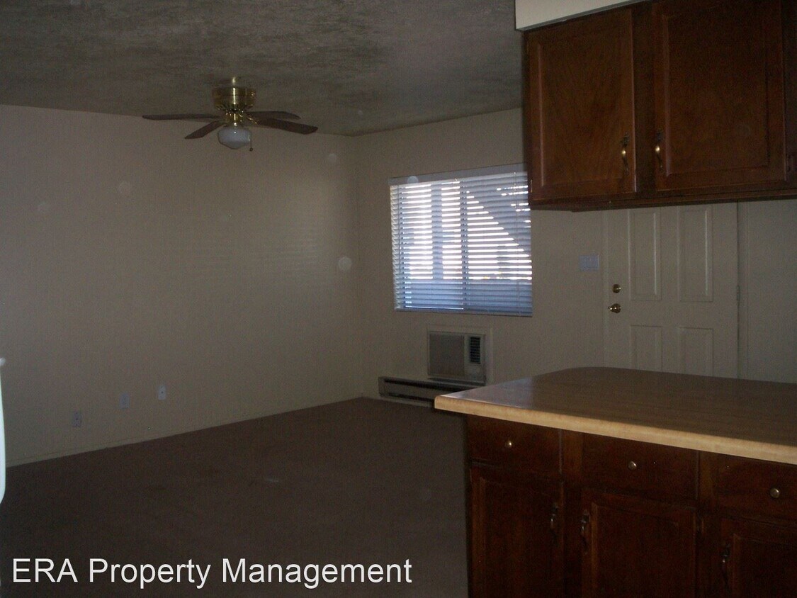 Building Photo - 673 W 400 N