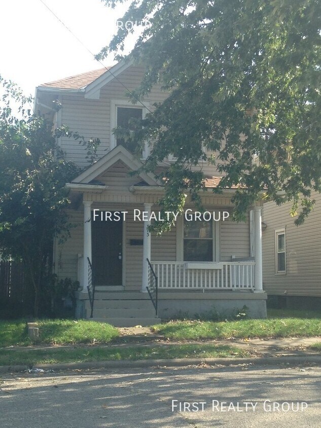 Primary Photo - Move in Special! $100 off 1st months Rent,...