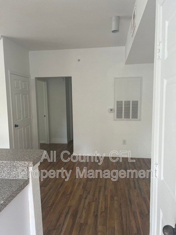 Foto del edificio - 6304 Raleigh St