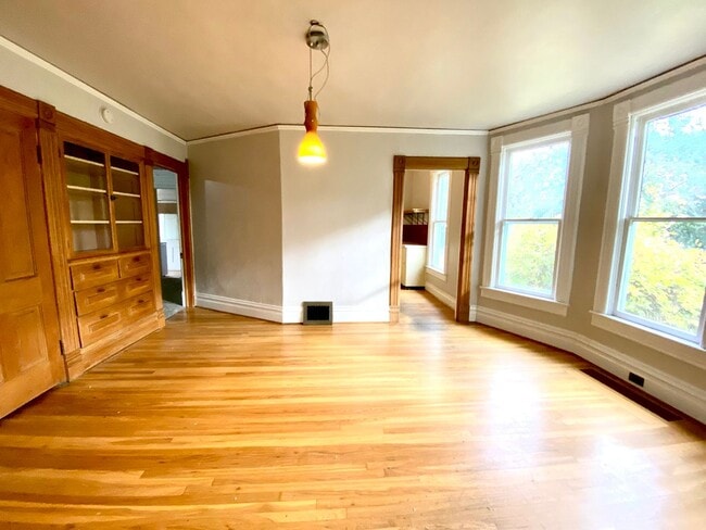 Foto del edificio - 2500 Square Foot 3 Bedroom 2.5 Bath Home i...