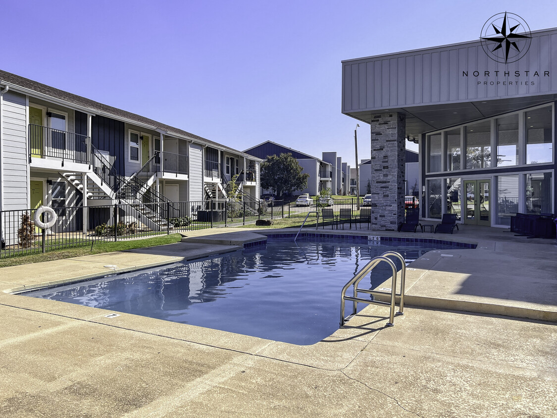 Saltwater Pool - Quail Run Apartments