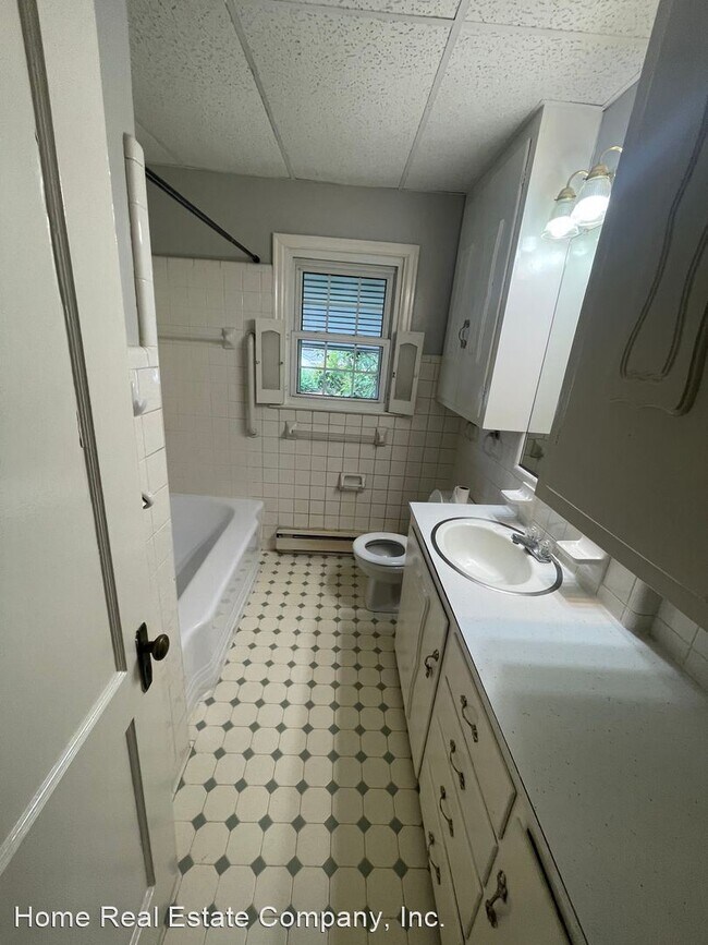 Building Photo - 3 br, 1 bath House - 1112 Oak Grove Road