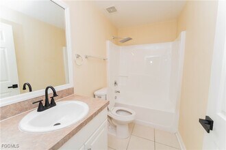 Building Photo - 867 Bedford Dr