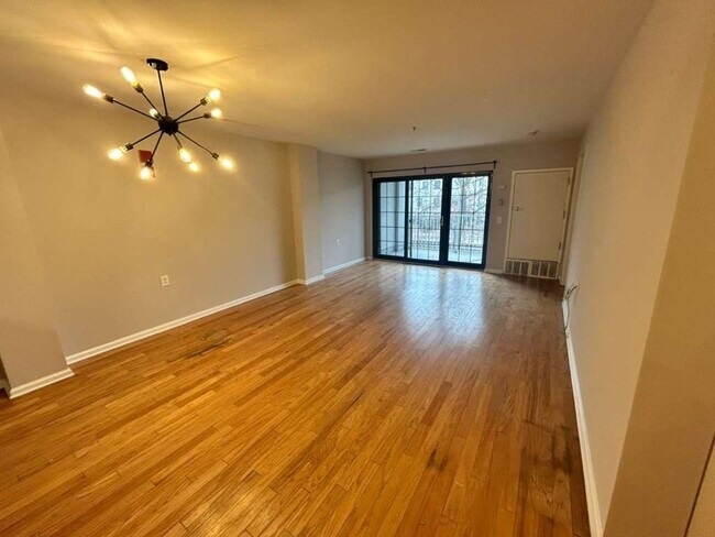 Building Photo - Live the Manayunk lifestyle you’ve been dreaming about — steps from Main Street, minutes from Cen...