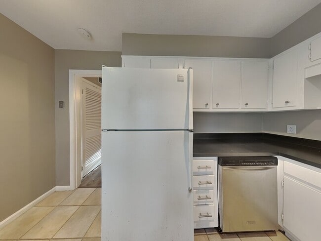 Building Photo - 3412 Sandner Ct