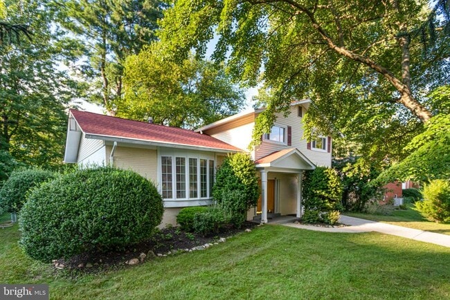 Building Photo - 6503 Friars Ct