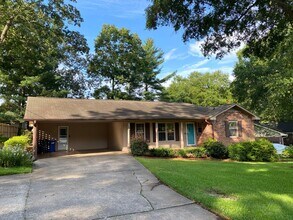 Building Photo - 1189 Holly Dr
