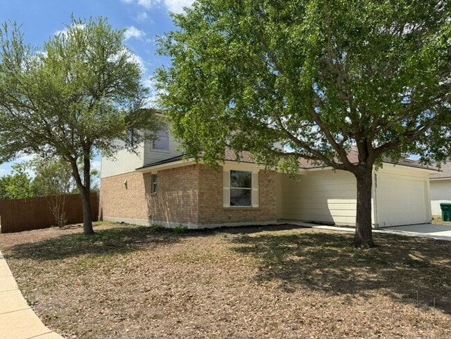 Foto del edificio - Prime Location Near Randolph AFB | 4 Bedroom Corner Lot Home