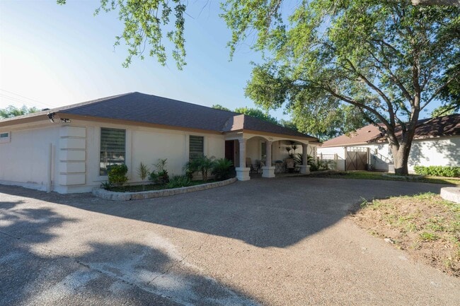 Building Photo - 2916 Edgefield Ct