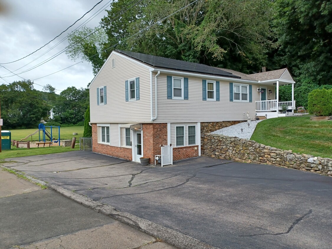 Primary Photo - 15 Crowley St