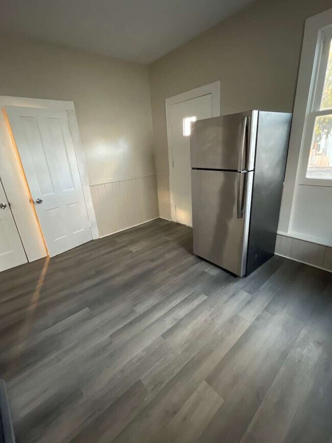 Foto del edificio - 217 N West Ave