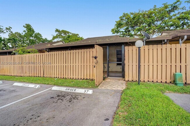 Building Photo - 7532 Nova Dr