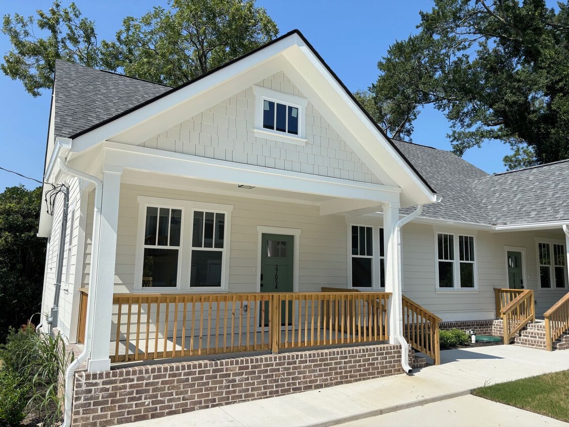 Foto principal - 2705 Clark St