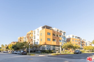 Building Photo - 6030 S Seabluff Dr