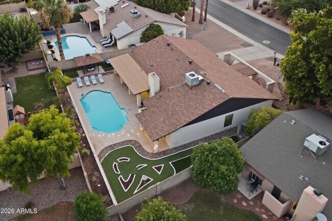Foto del edificio - 2331 E Sunnyside Dr