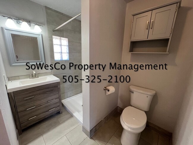 Foto del edificio - Remodeled Two Bedroom plus an Office Home