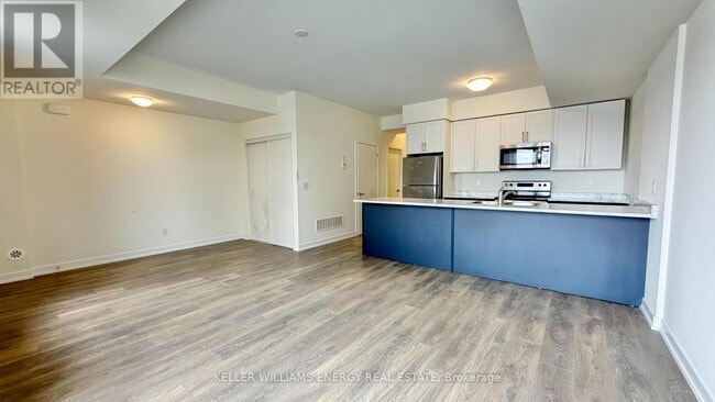 Building Photo - 160 Densmore Rd