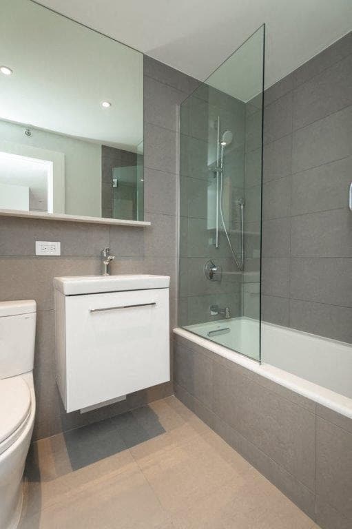 Interior Photo - 1410 Columbia