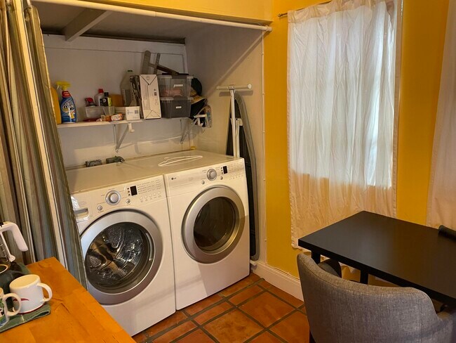 Foto del edificio - 303 Central Dr