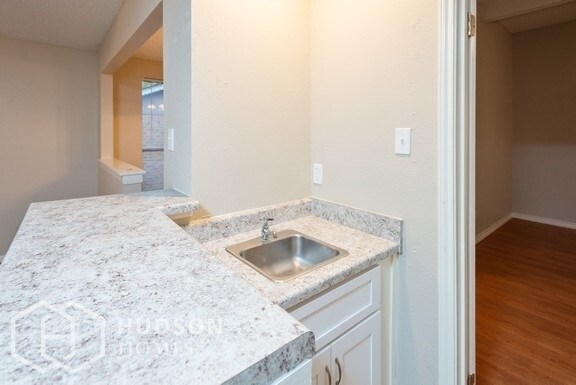 Building Photo - 13535 Windhaven St