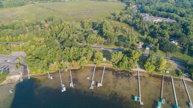 Foto del edificio - 2473 Lake Ave