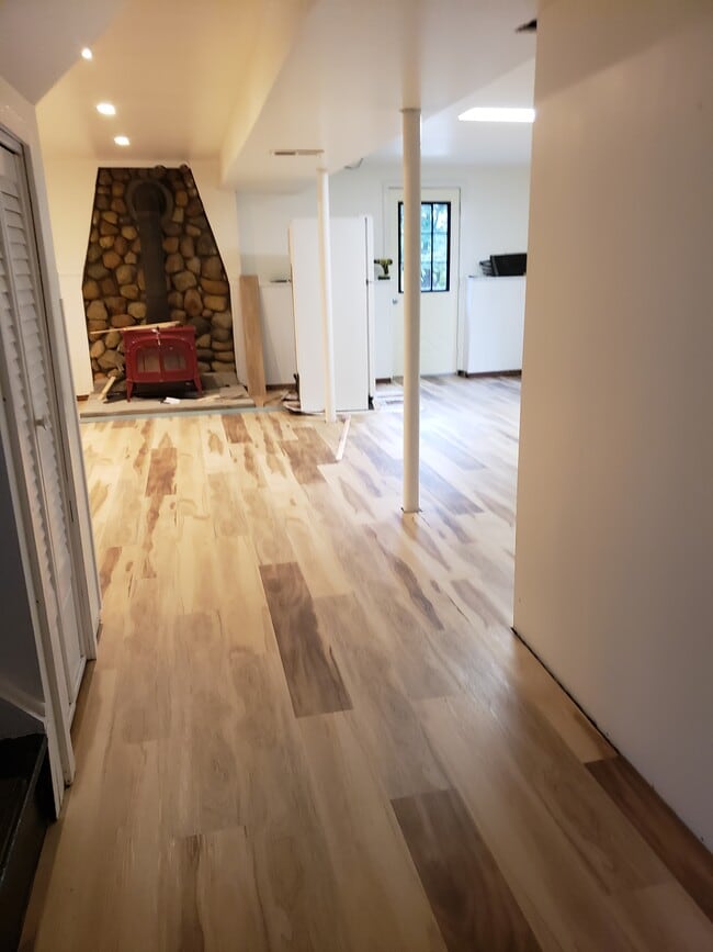 Amplia combinación de cocina y estudio. Entrada independiente. - 25 Pinehurst Rd