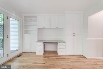 Building Photo - 7208 Burton Hill Ct