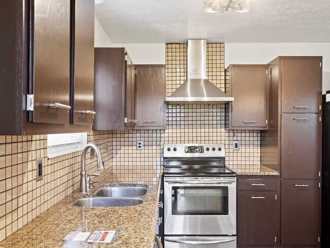 Building Photo - 282 Choctaw Cir