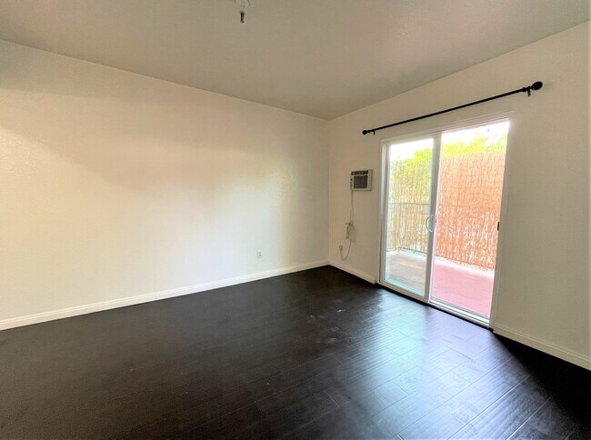 Foto del edificio - 839 N Summit Ave