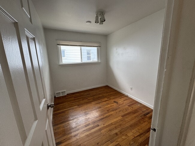Building Photo - 29203 Oakwood St